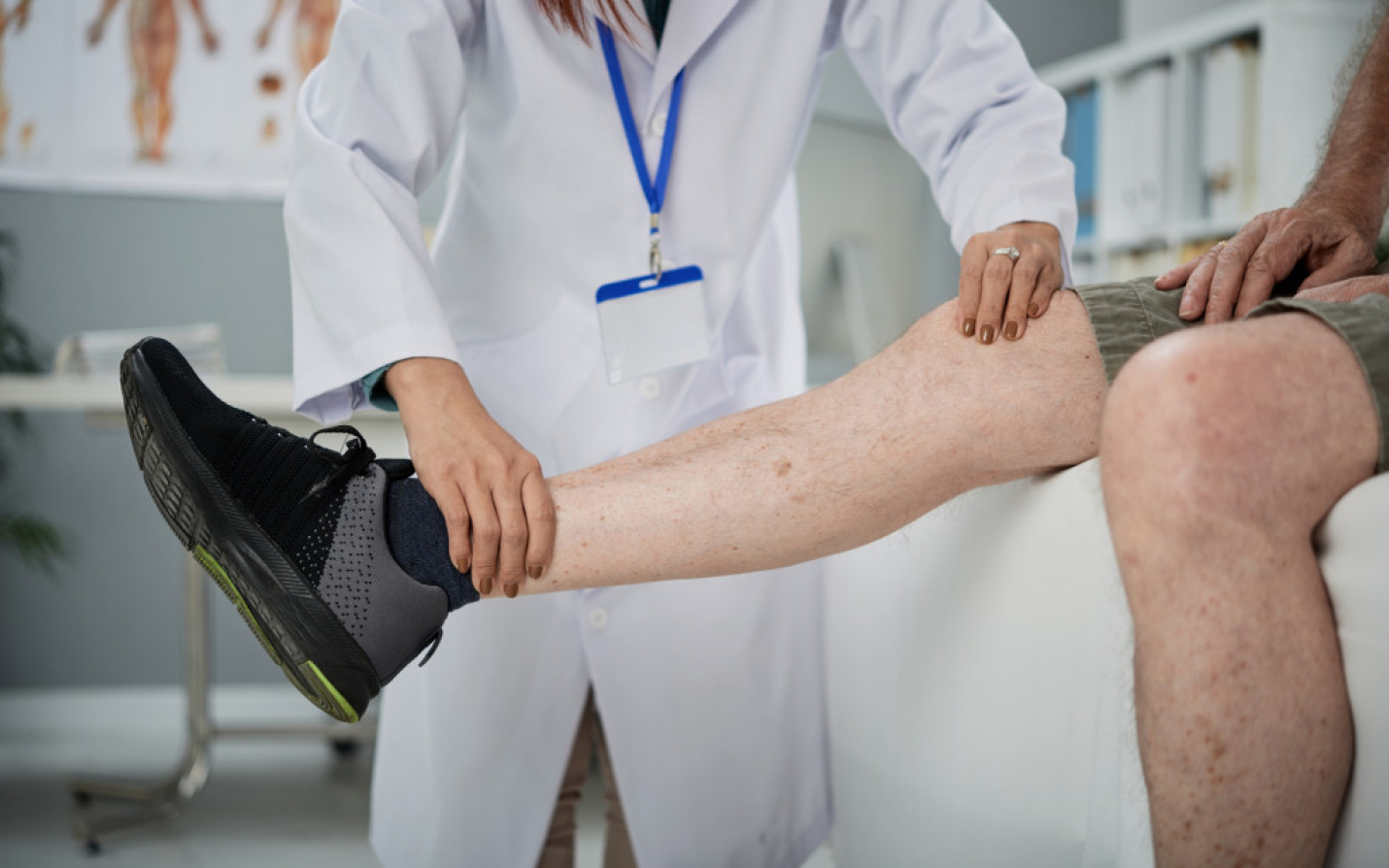 A solução de calçado terapêutica que apoia a reabilitação pós-AVC