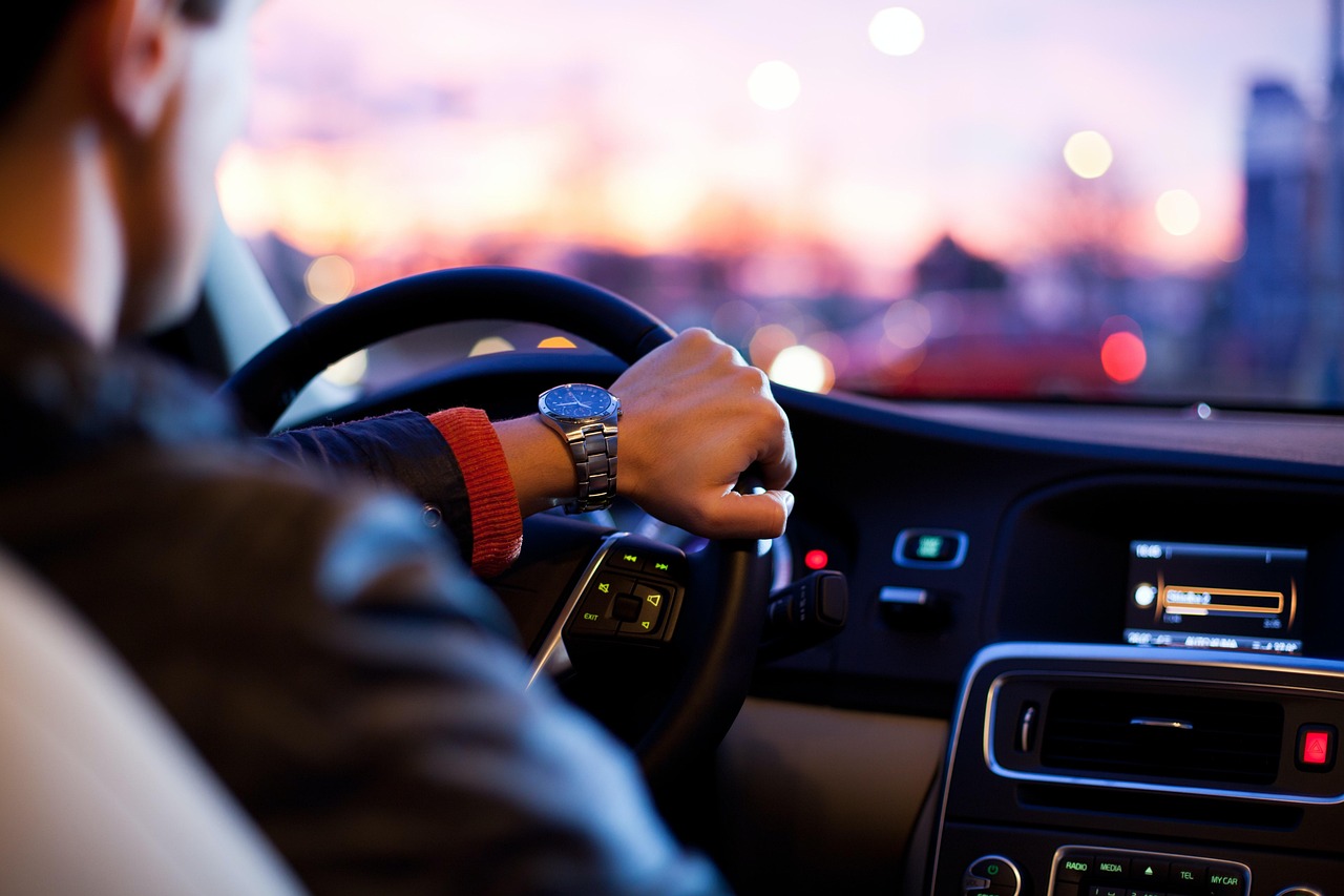 sharwan894984-driving-7351259_1280