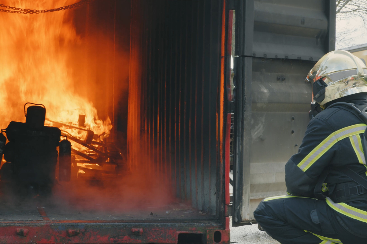 -Video presents innovative protective clothing for firefighters